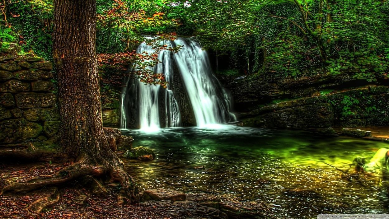 Обои на рабочий стол водопад