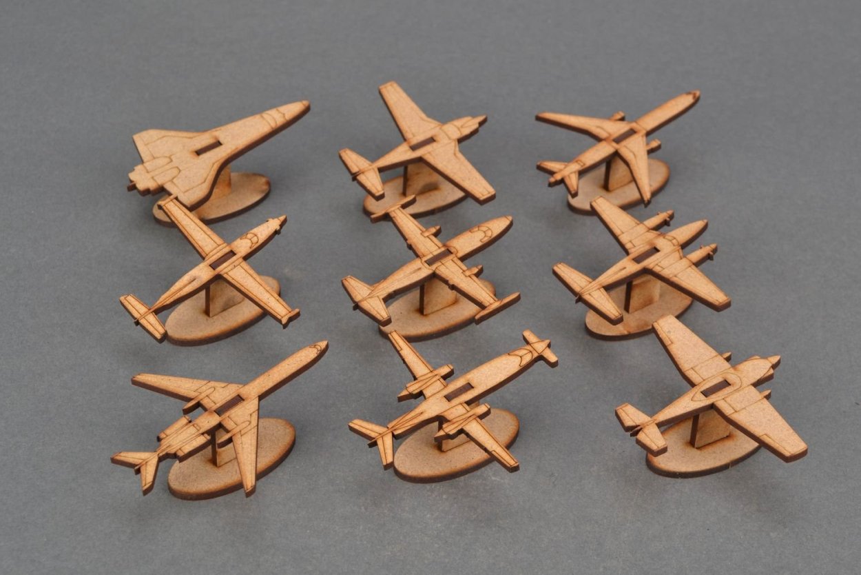 Самолет из фанеры