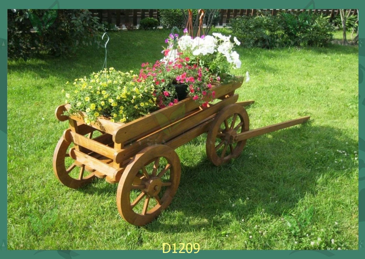 Клумба в ящике деревянном