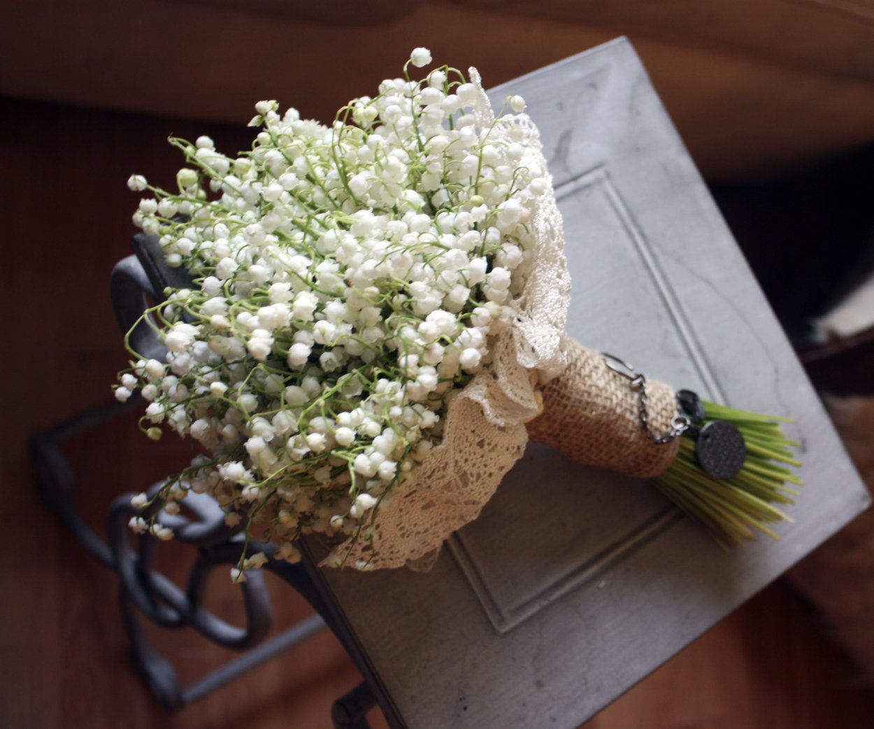 Букет невесты гипсофила и Лаванда