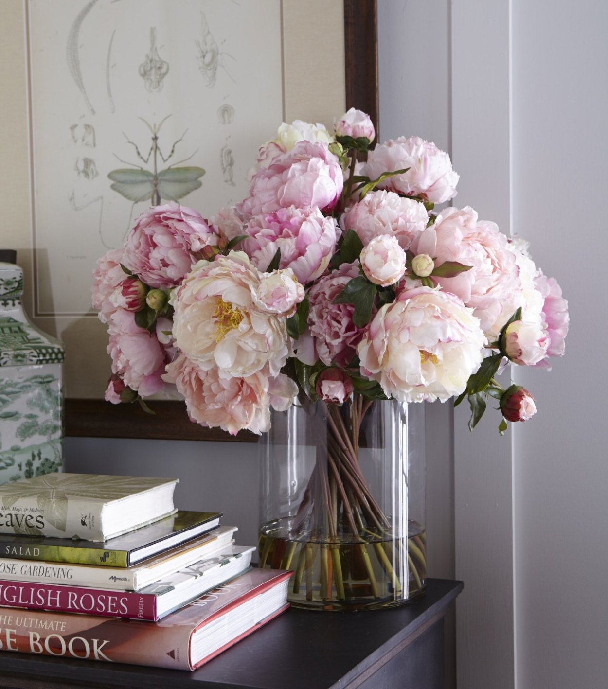 Гвоздики в вазе