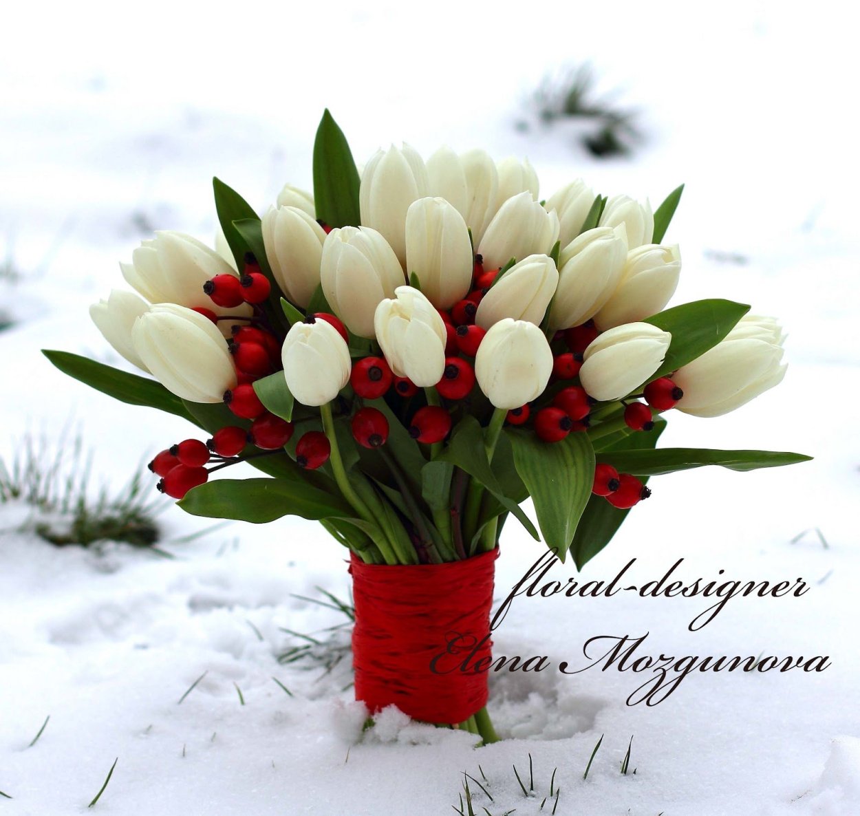 Зимний букет с тюльпанами