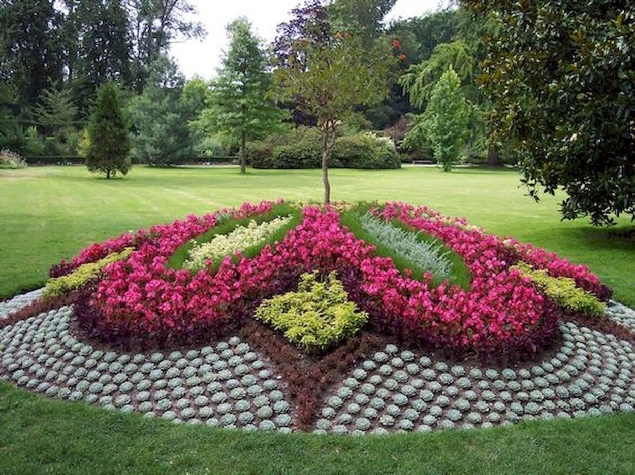 Симметричные клумбы