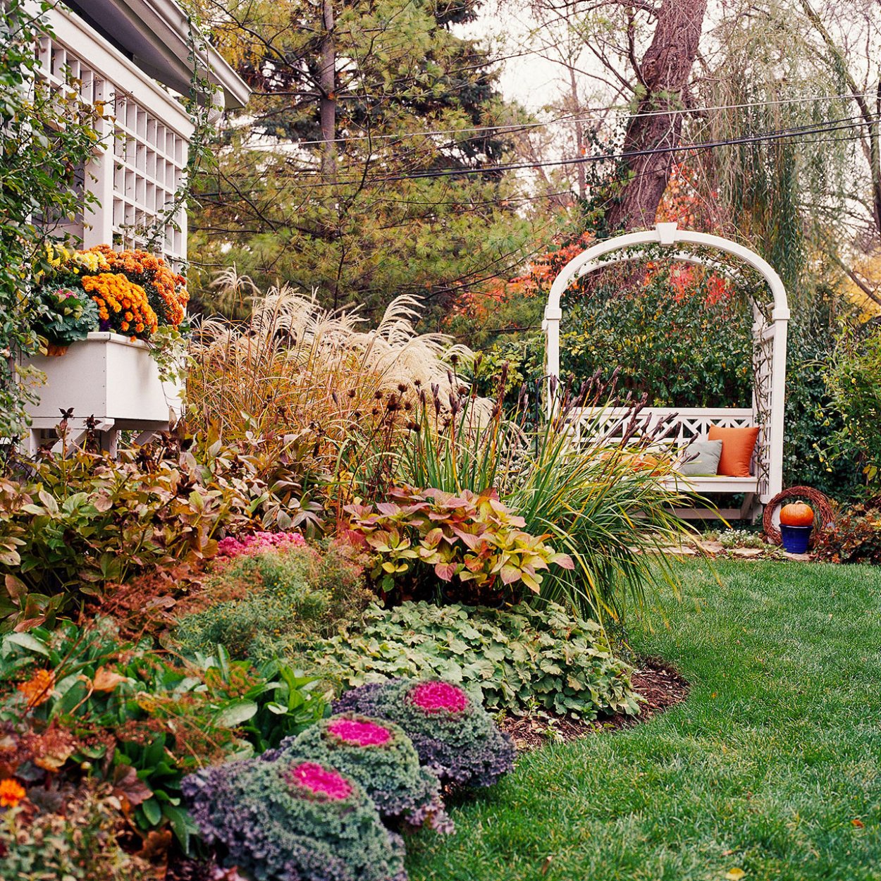 Керамзит на клумбе