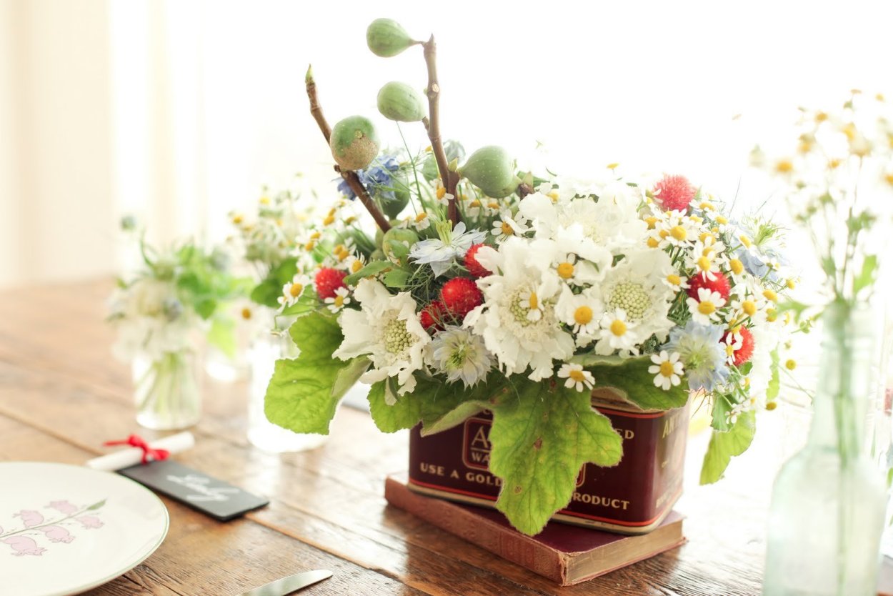 Летняя композиция из цветов