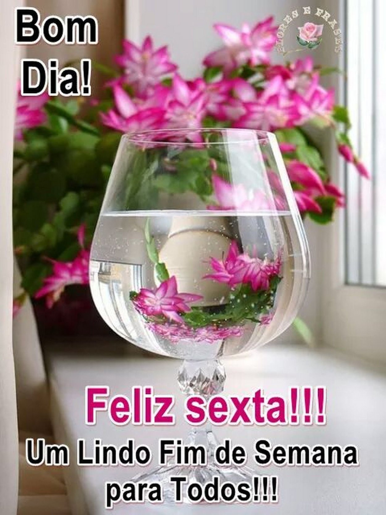 Цветочная композиция в вазе бокале