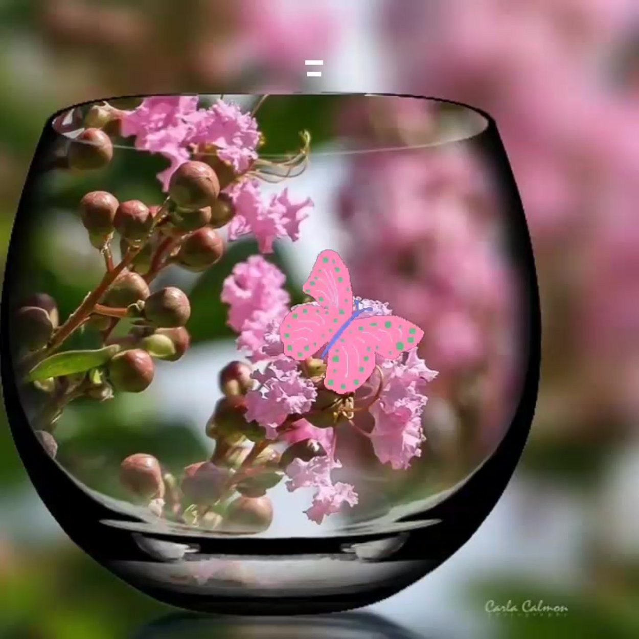 Цветы в бокале