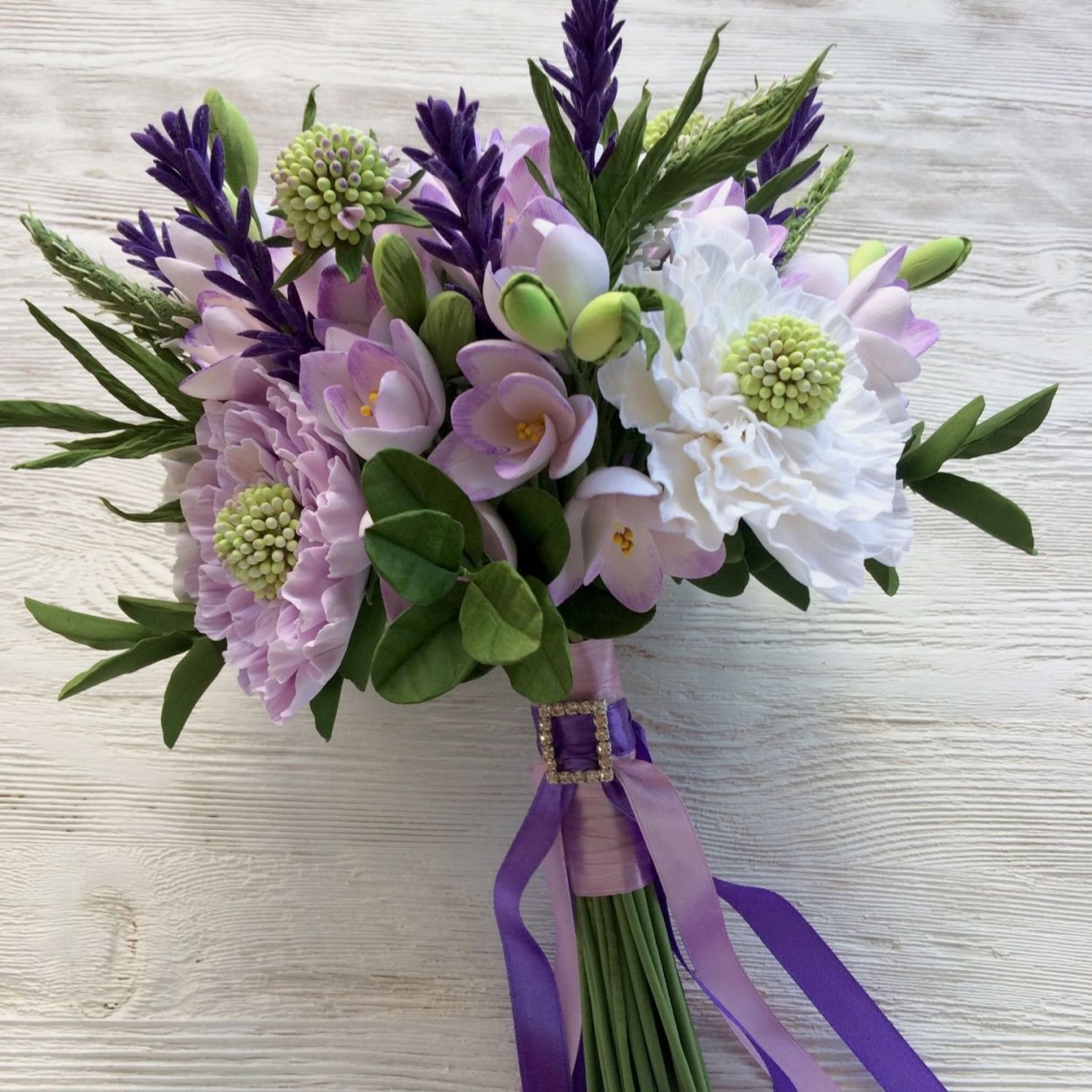 Букет из маттиолы и альстромерии