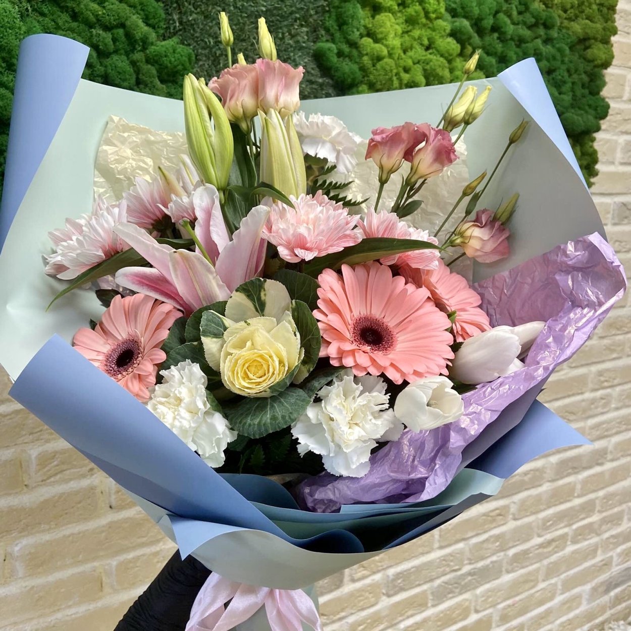 Стильные букеты из живых