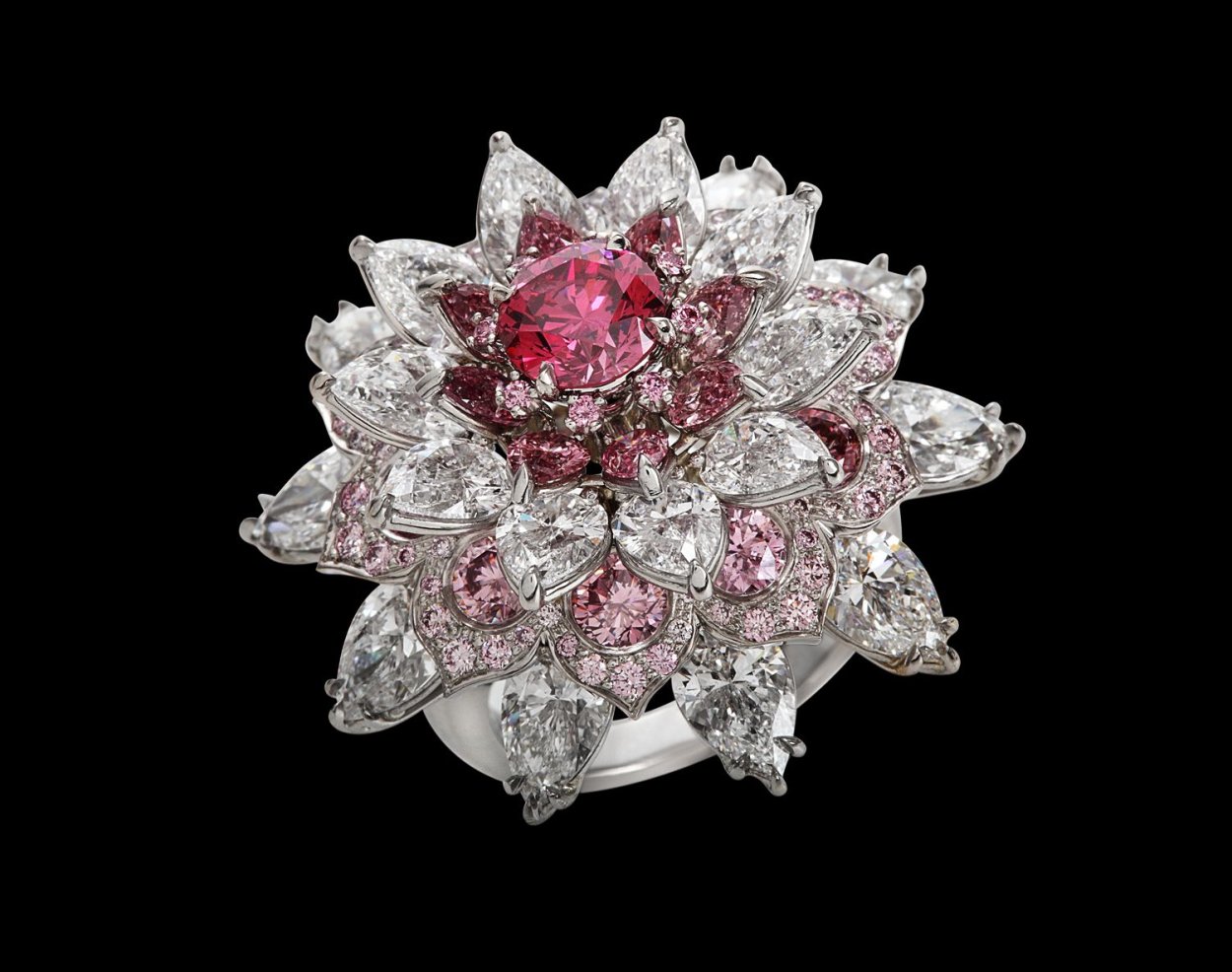 Камень бриллиант роза