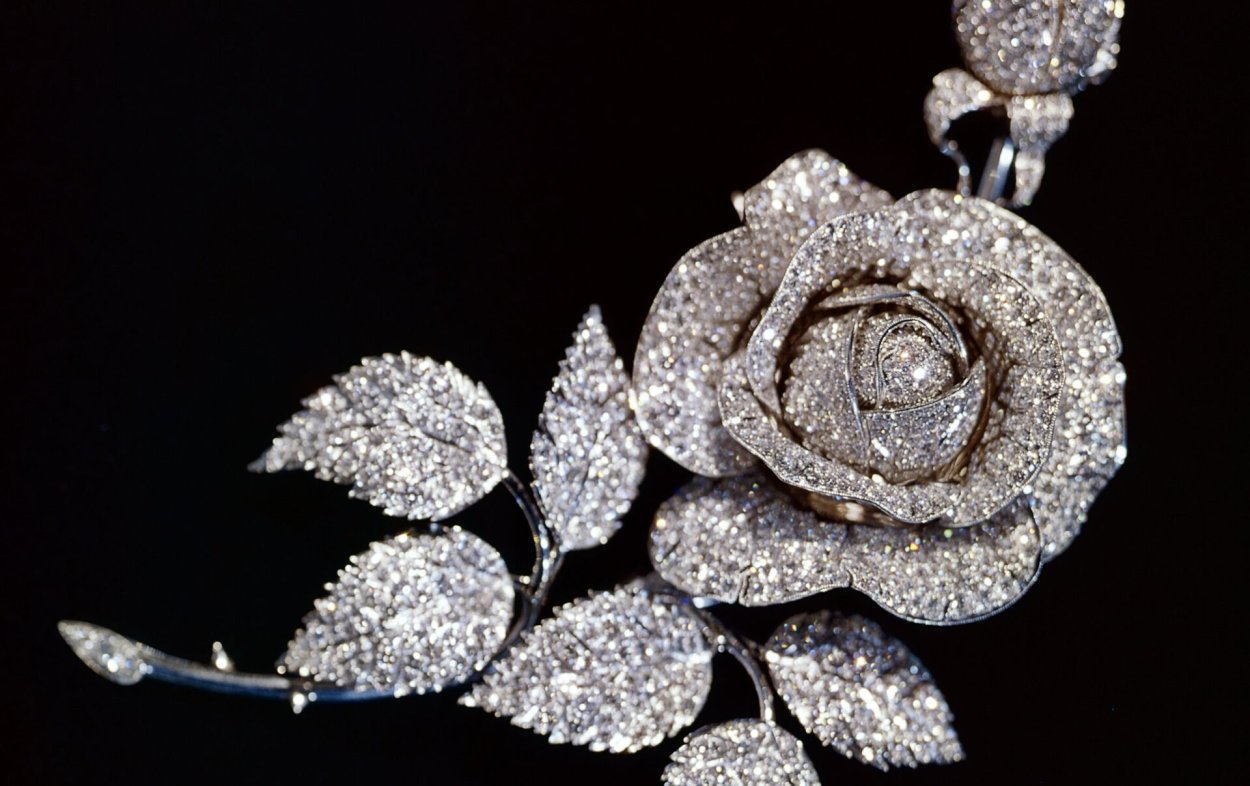 Бриллиантовая роза Гохран