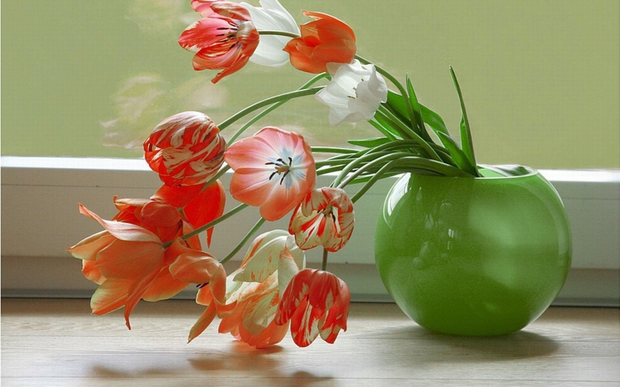 Цветы в вазе