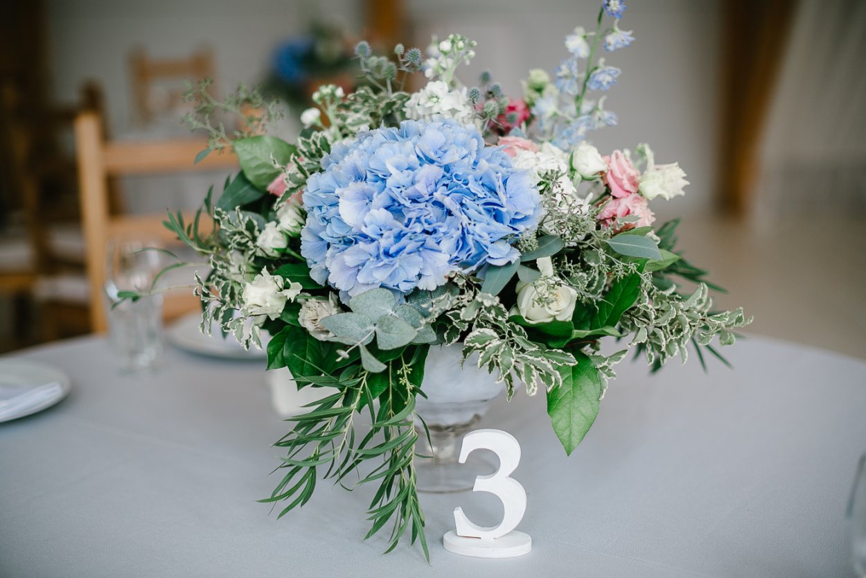 Композиция на стол из гортензии