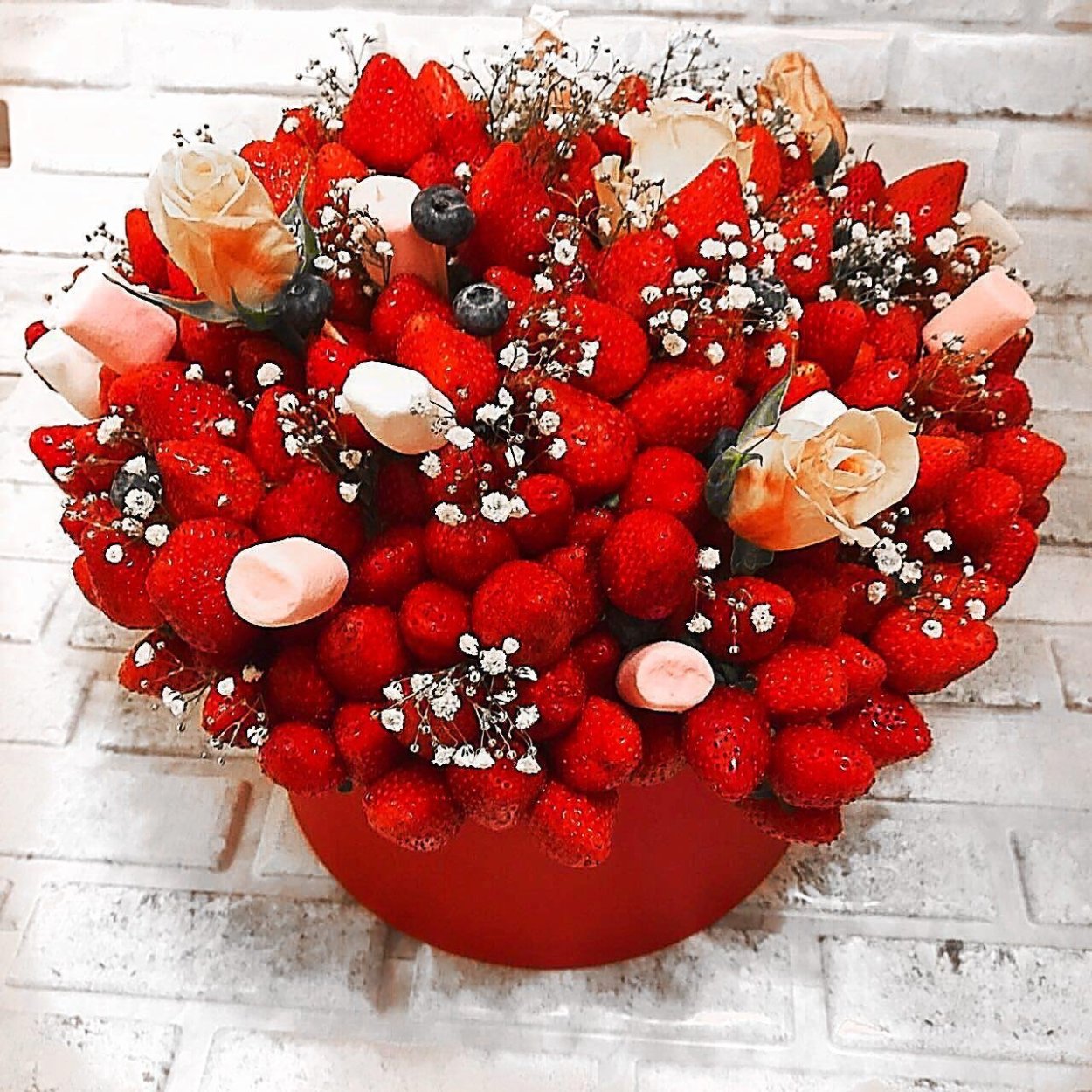 Пионовидная роза Тесс