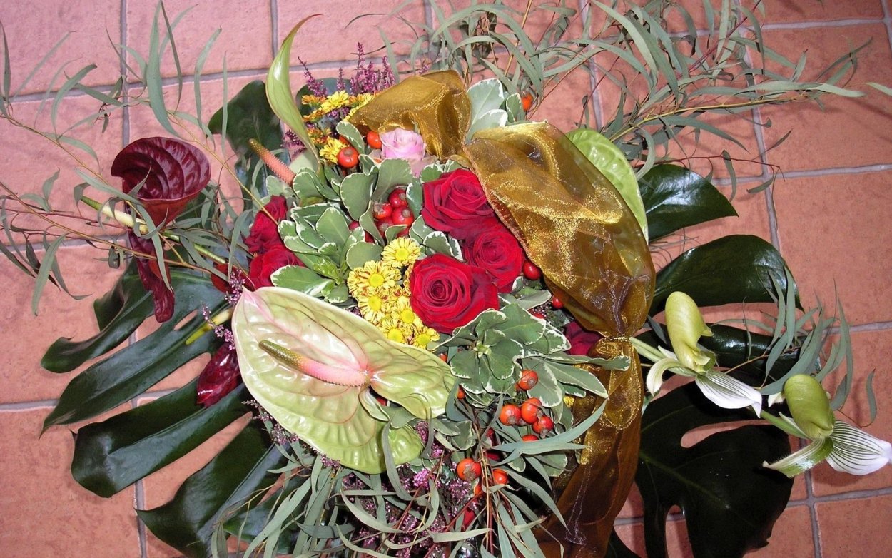 Авторский букет с антуриумом