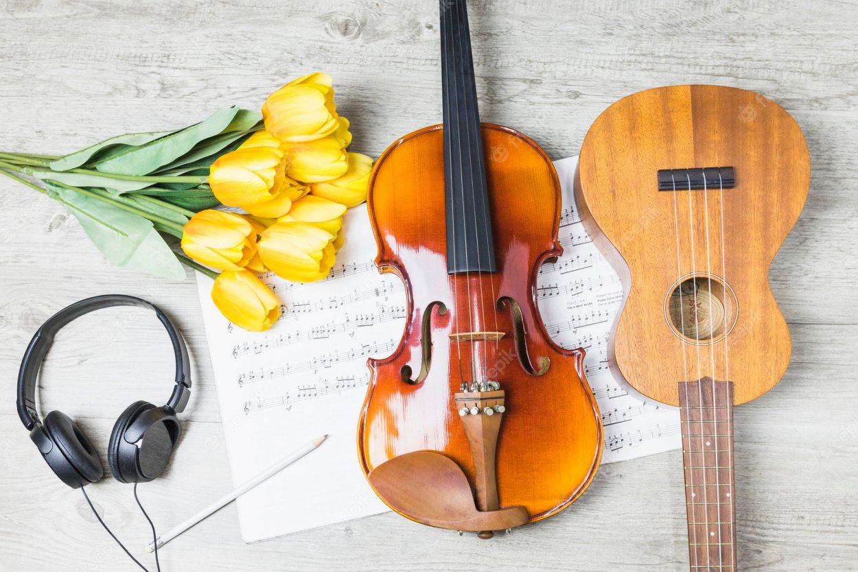 Скрипка в сиреневых тонах