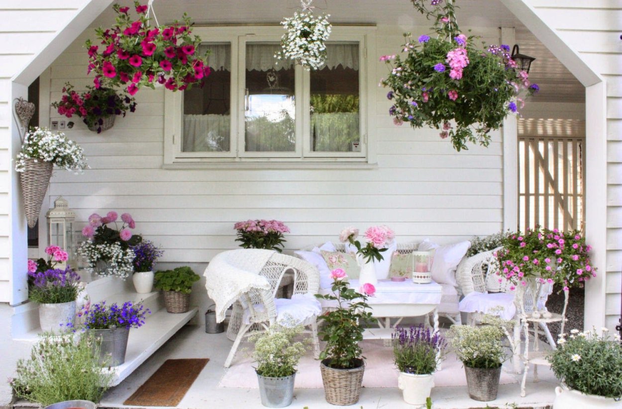 Сад белый забор шебби Шик