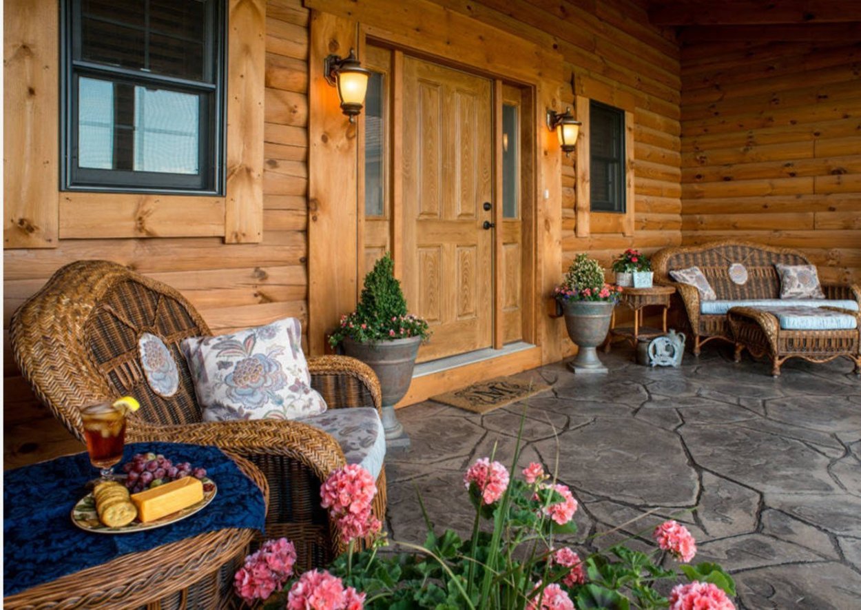 Украшение крыльца