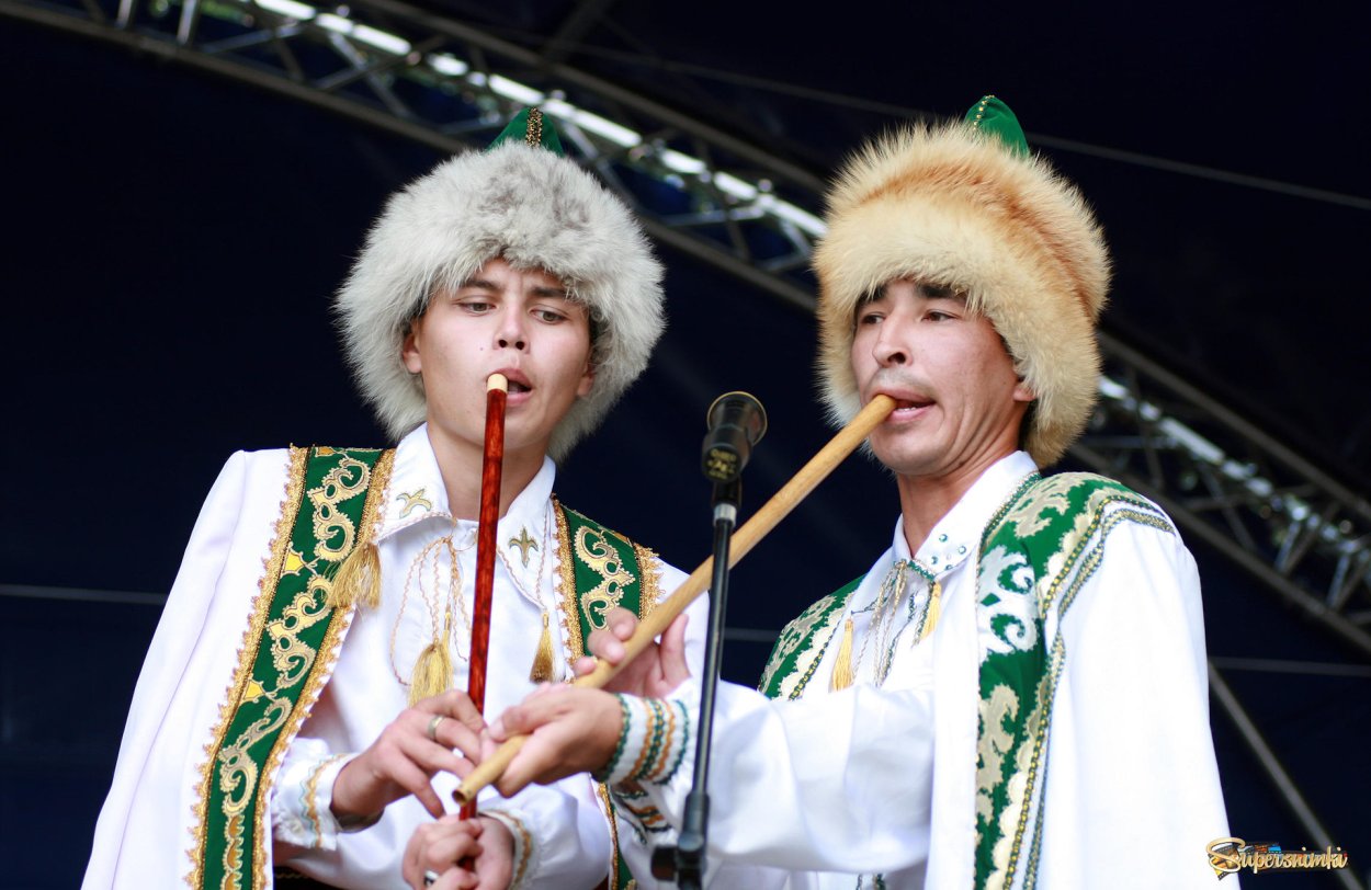 Зонтичные тмин цветок