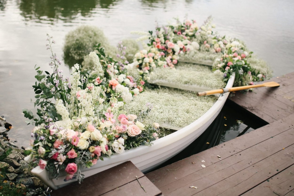 Кораблик плавает