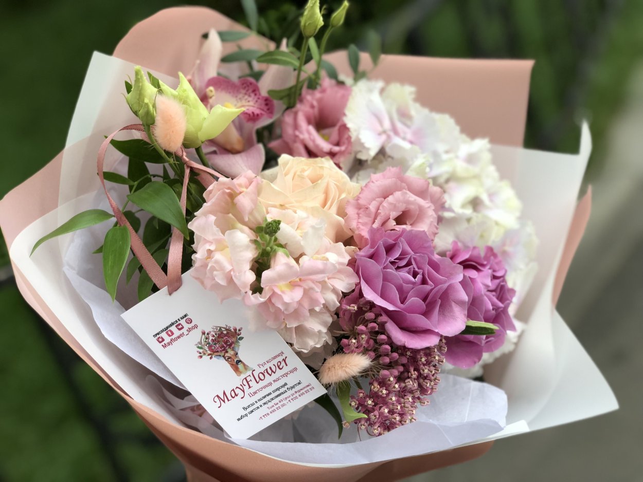 Букет невесты с гидрангией