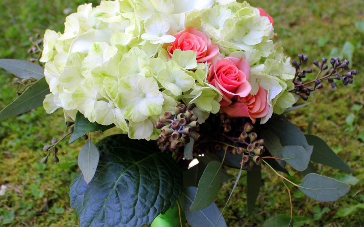 Экибана с гортензией