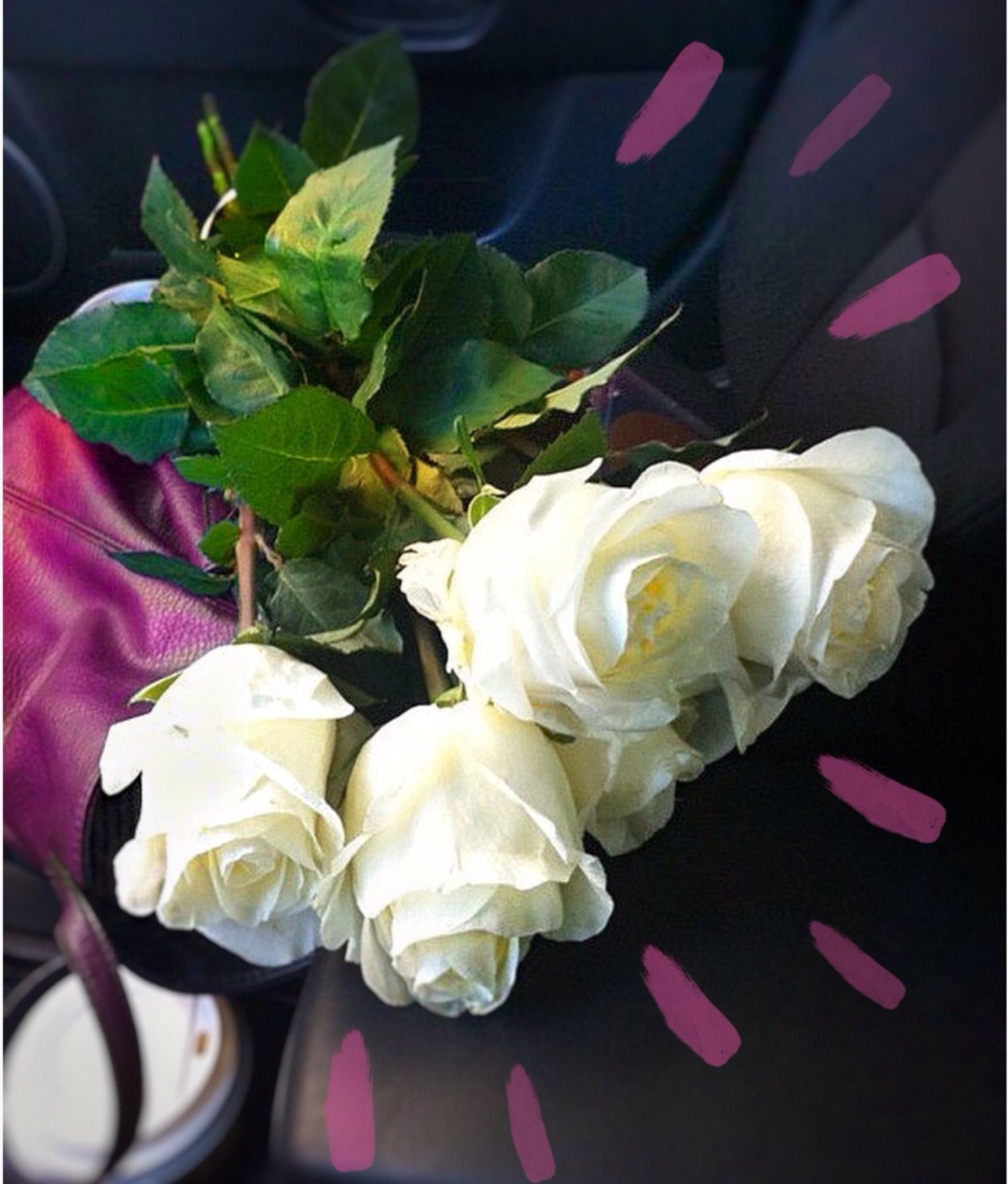 Цветы в салоне машины