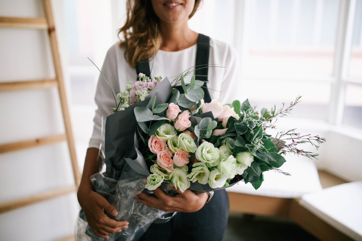 Витрина для искусственных цветов