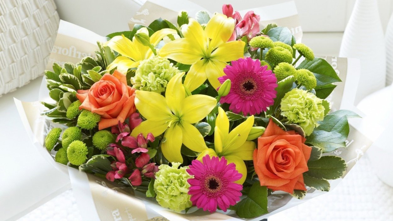 Ранункулюсы,альстромерии ирисы