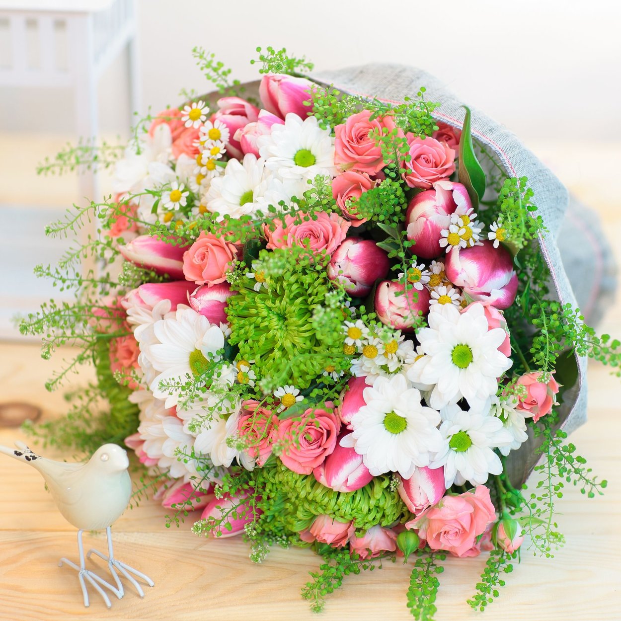 Тюльпаны и хризантемы