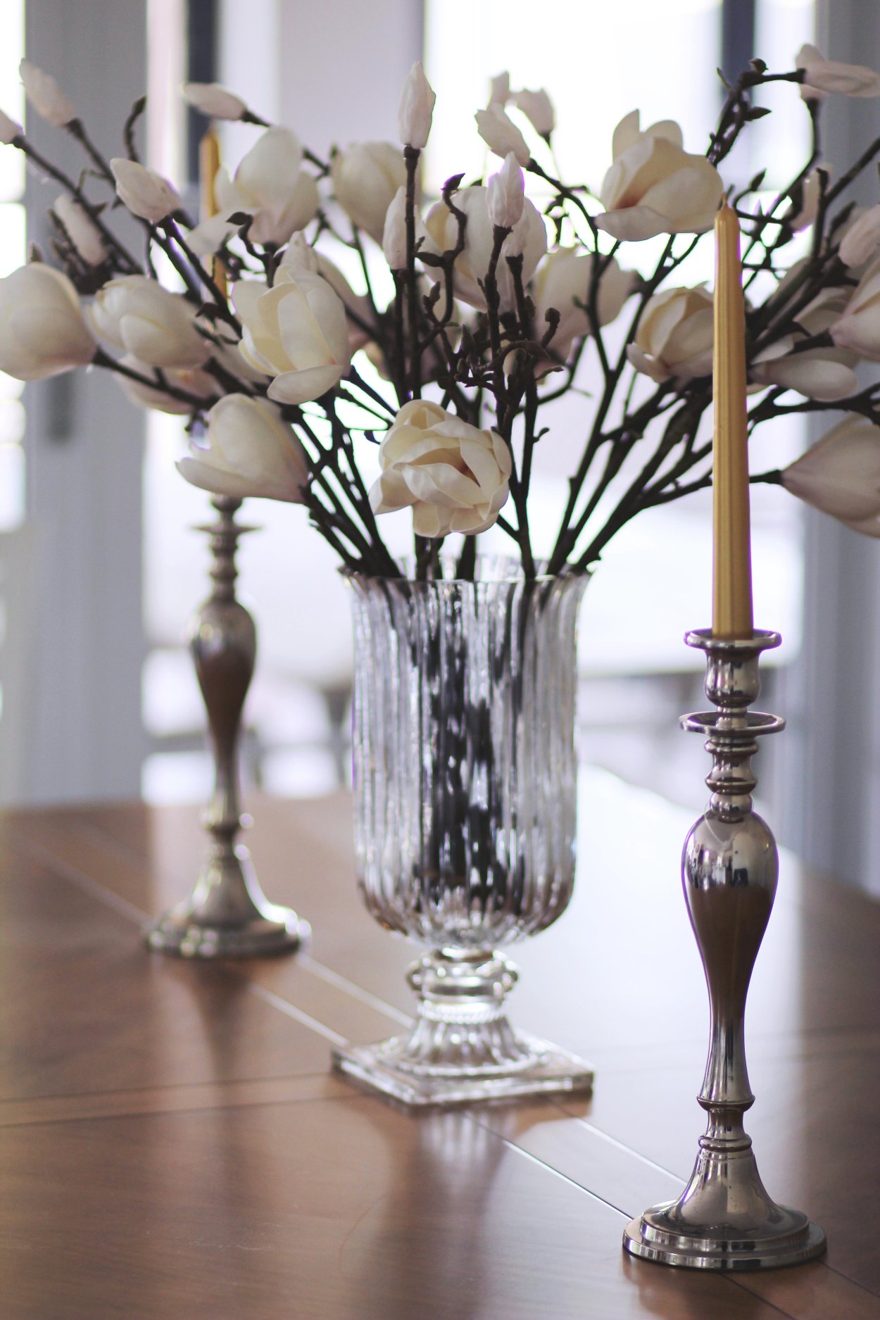 Искусственные цветы в интерьере