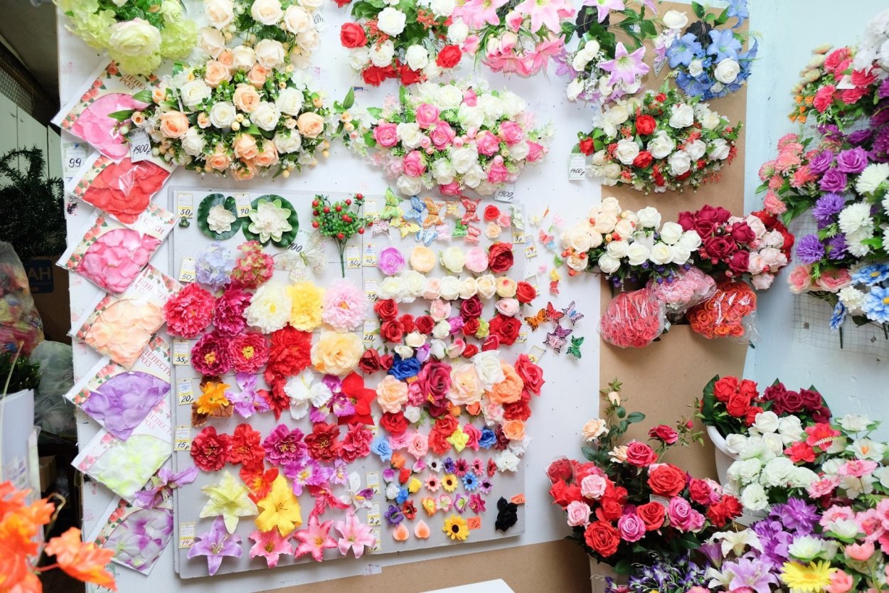 Витрина для искусственных цветов