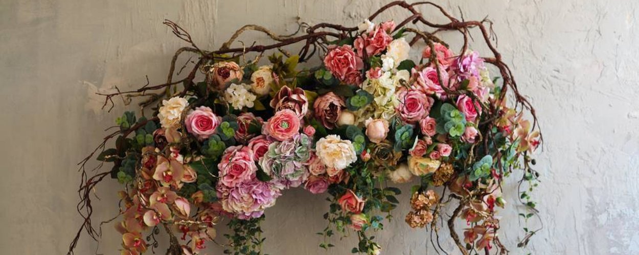 Настенные композиции из искусственных цветов