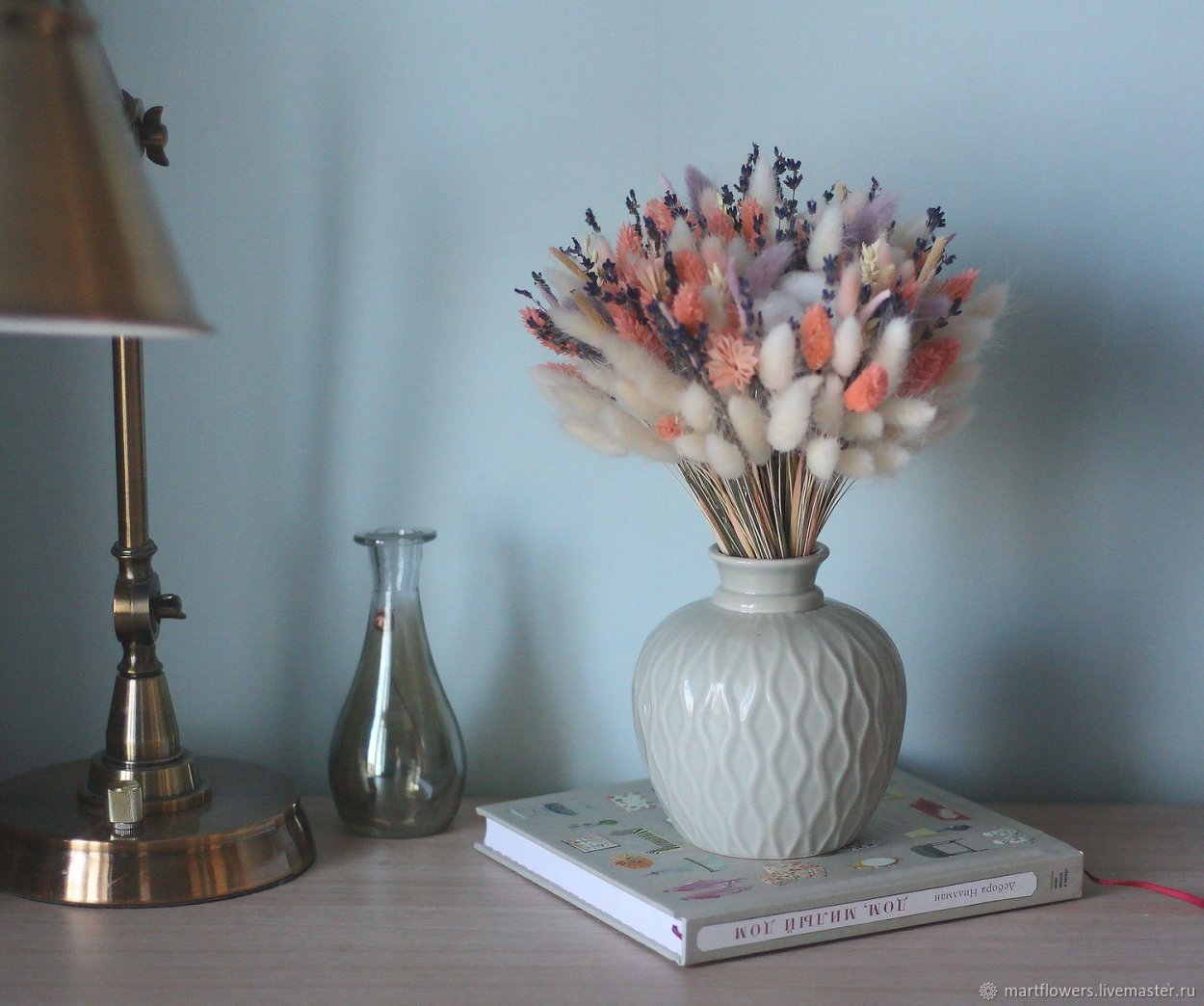 Сухоцветы в вазе