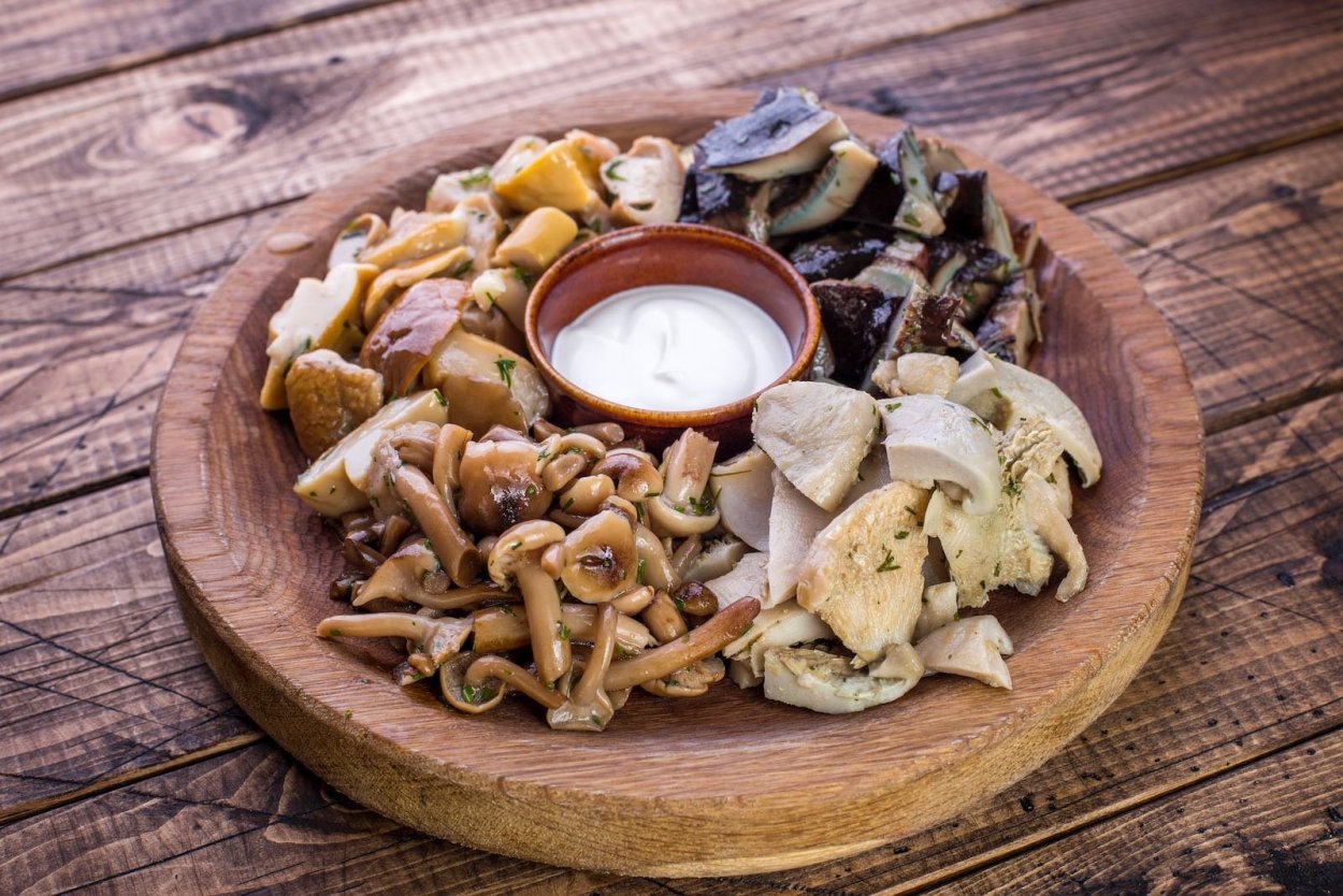 Грибы грузди маринованные