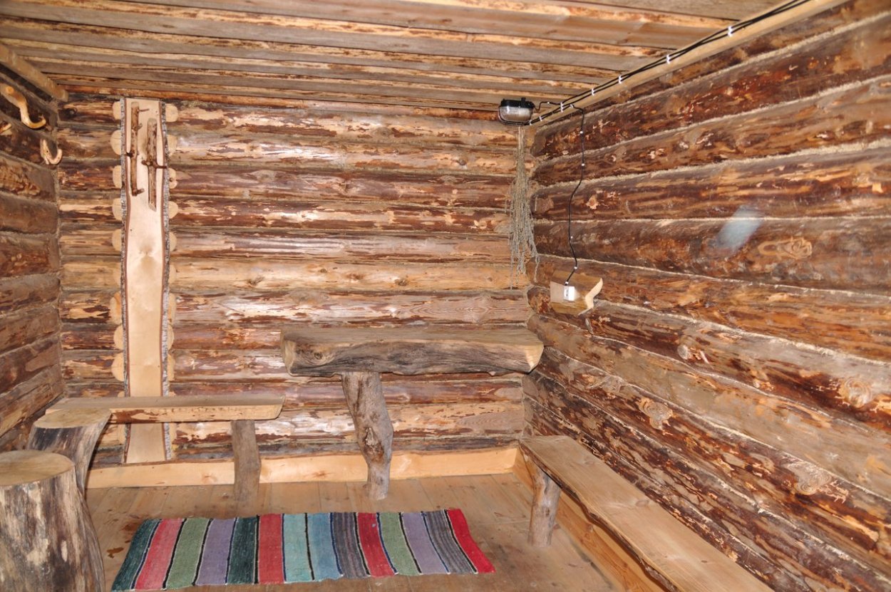 Баня отделанная горбылем