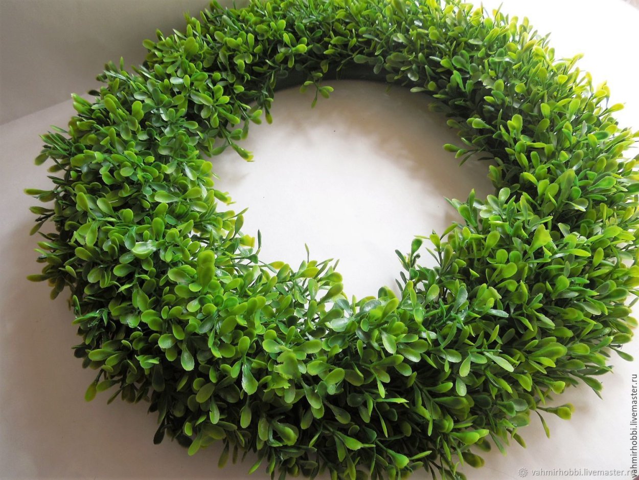Венок из самшита новогодний