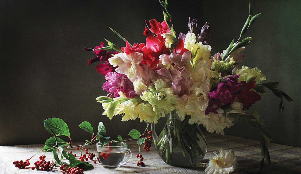 Букет с гладиолусами