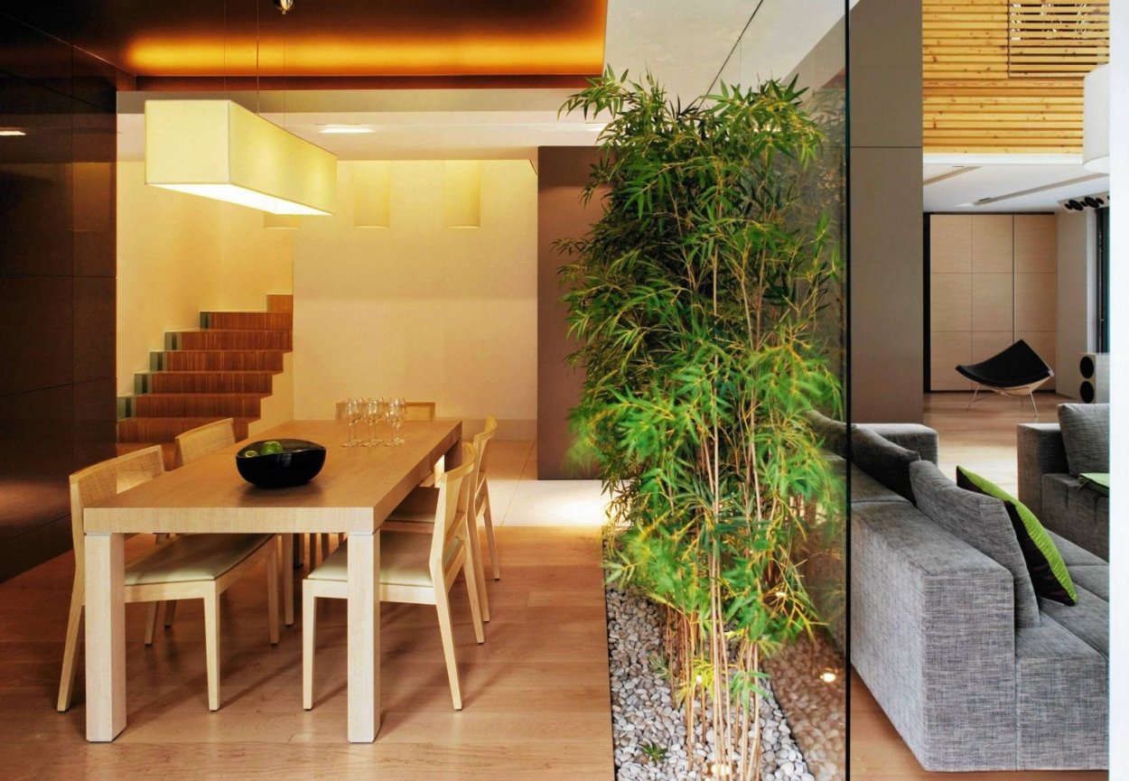 Искусственный ветви бамбука в интерьере