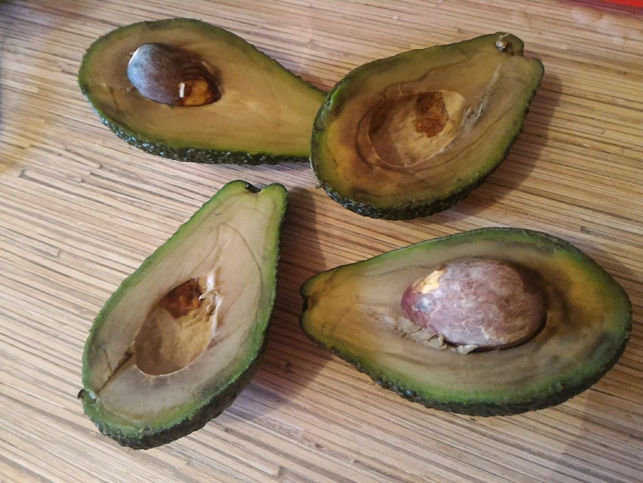 Переспелый авокадо