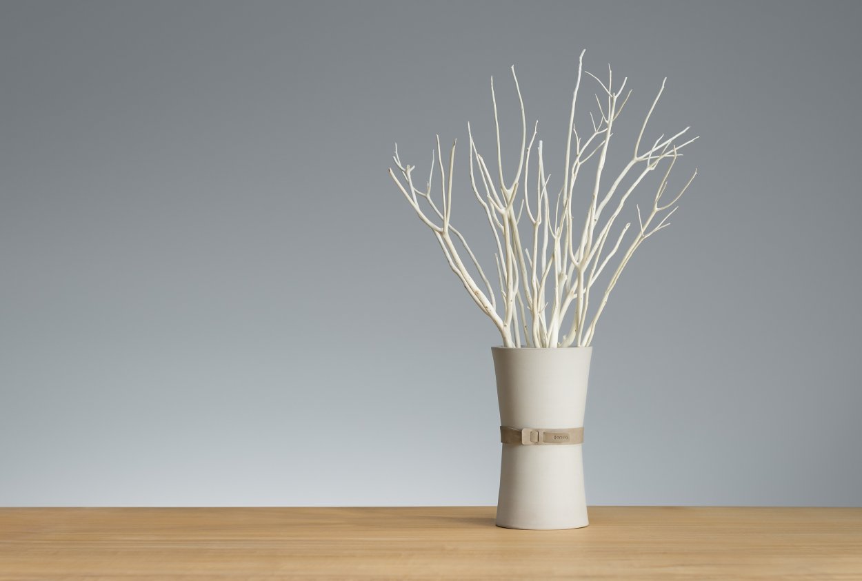 Ваза с сухими ветками