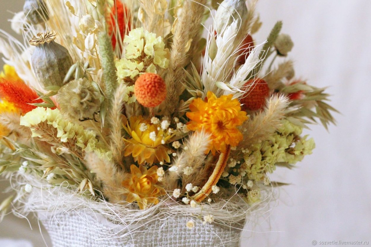 Букет из сухоцветов на 1 сентября