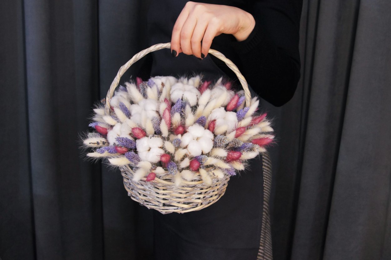 Сухоцветы в корзинке