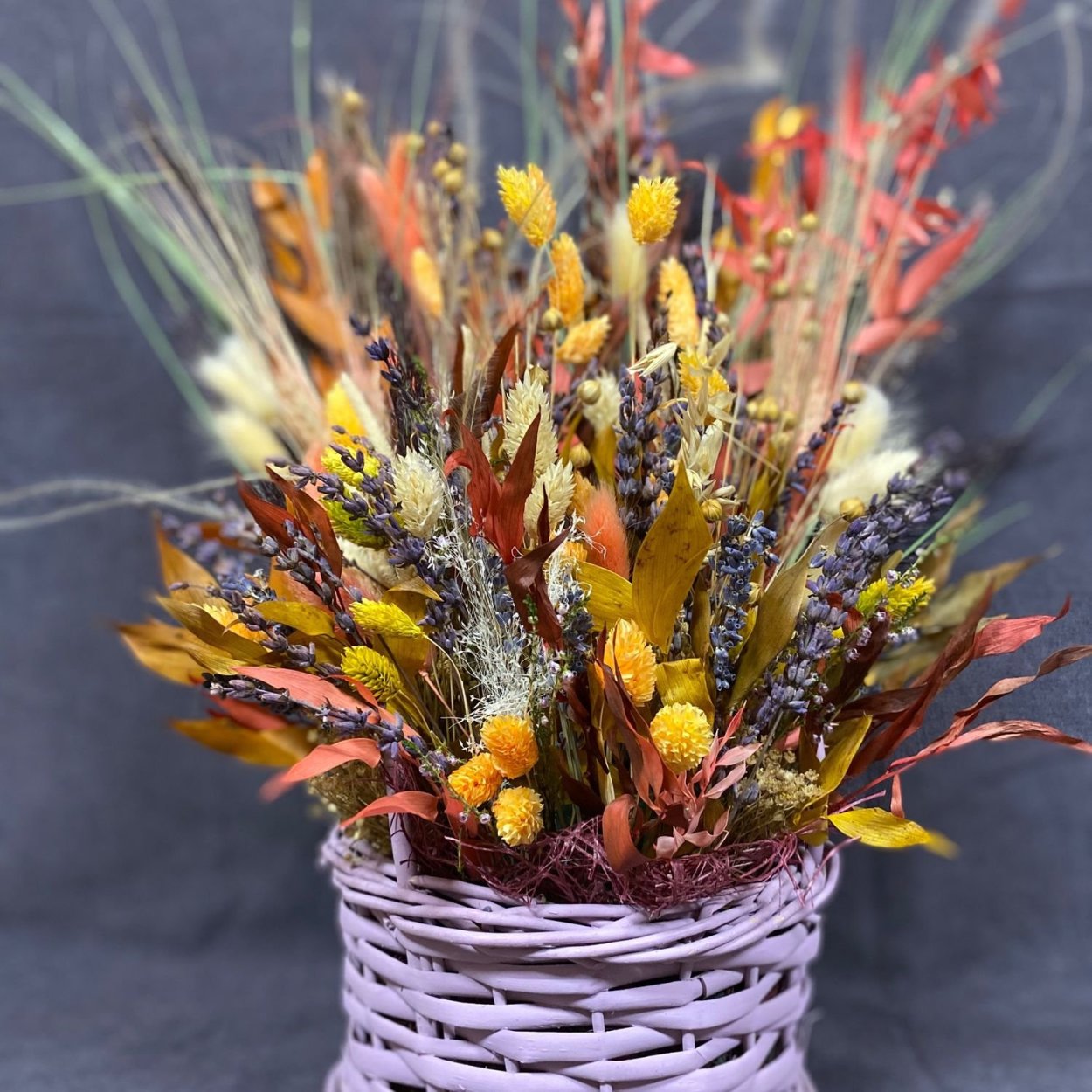 Сухоцветы в корзинке