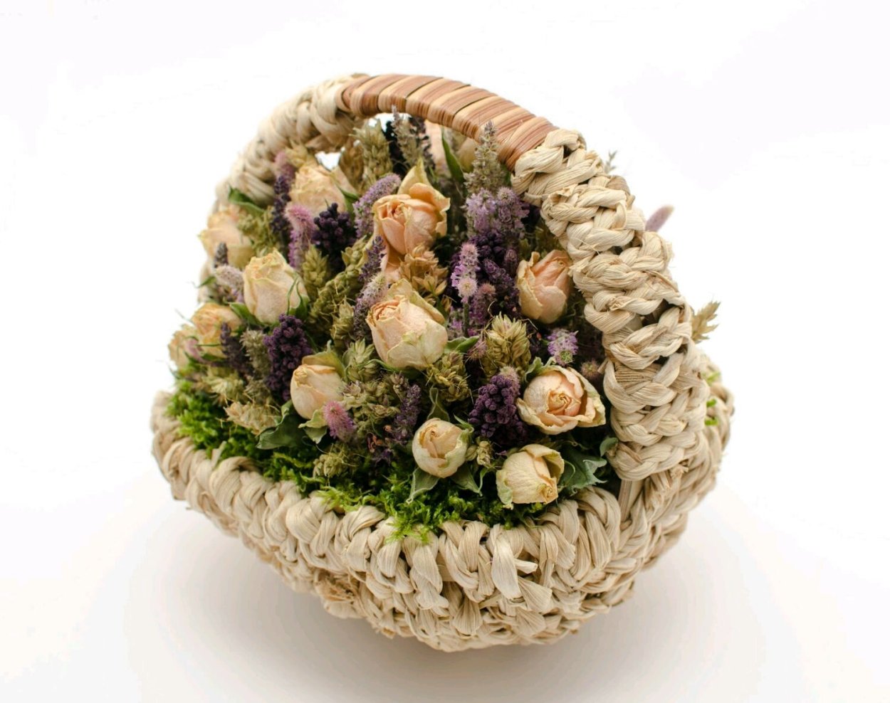 Сухоцветы в корзинке