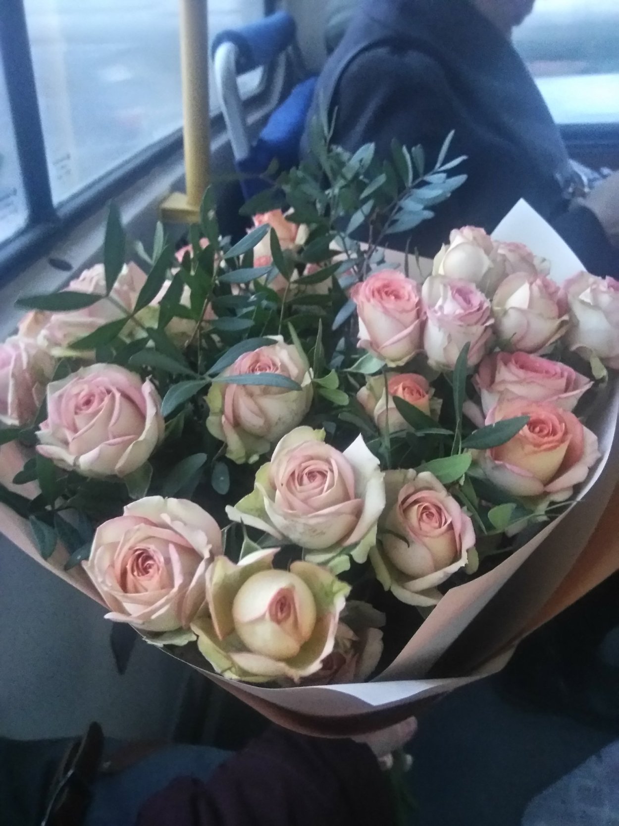 Букет цветов подарили