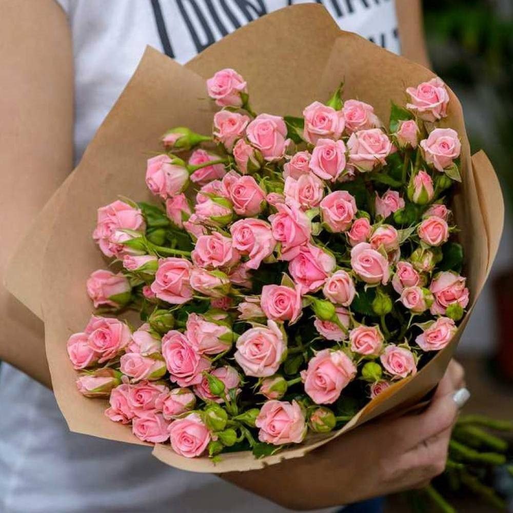 Купить букет из маленьких роз с доставкой в Москве - карликовые розы недорого