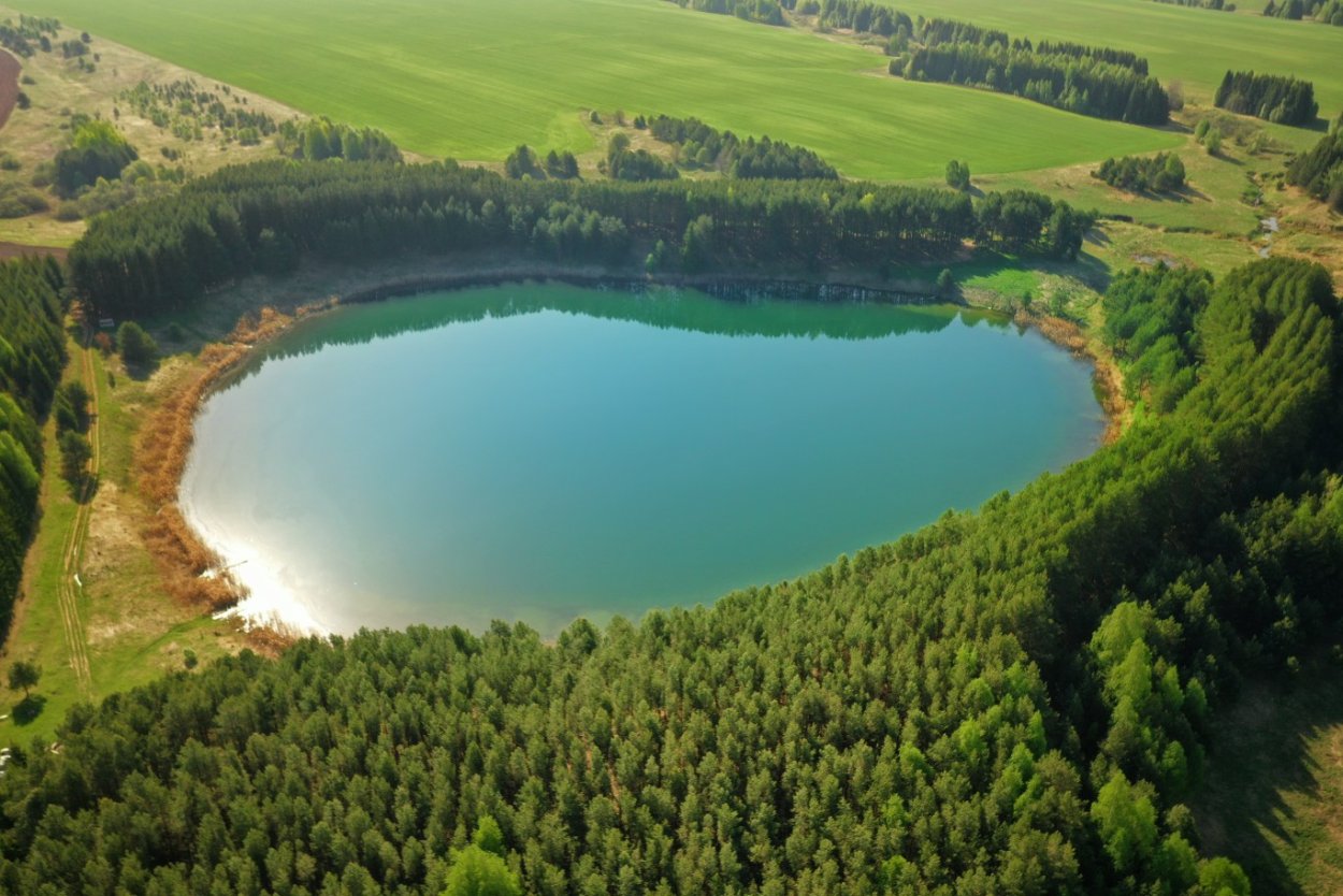 Лежнинское озеро в Пижанском районе