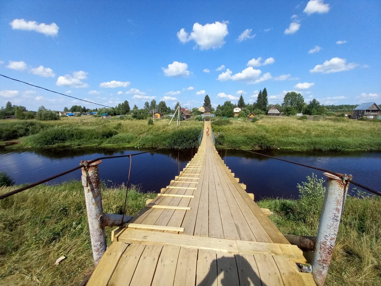 Висячий мост в Трубниково через Тигоду