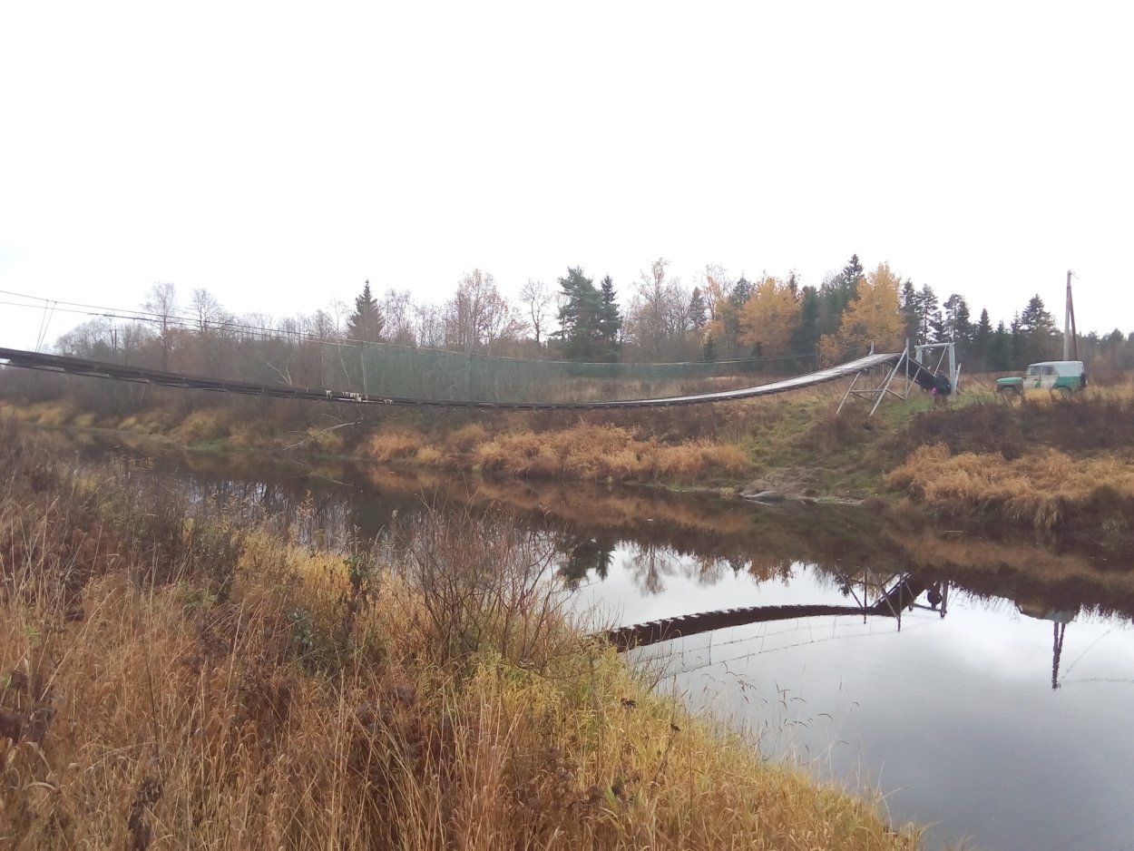 Река Тигода подвесной мост